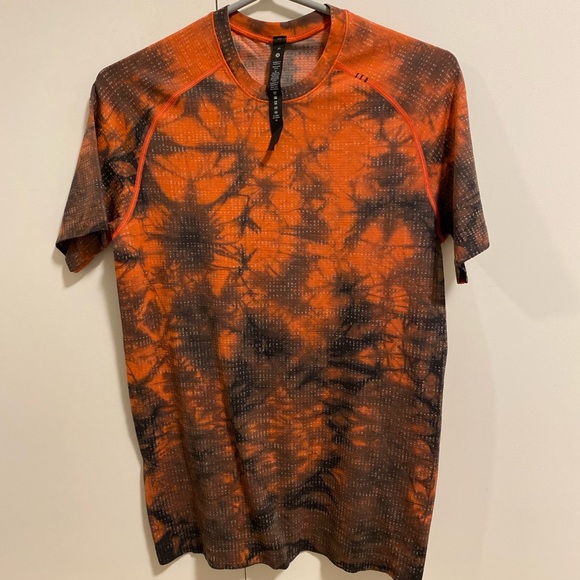 Men’s XS Lululemon Shirt - Picture 2 of 6